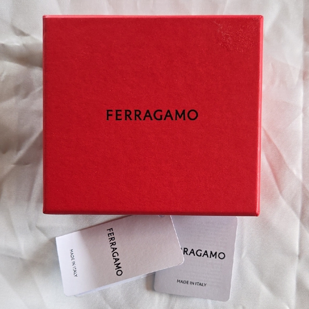 Ferragamo Necklace - Picture 7 of 7